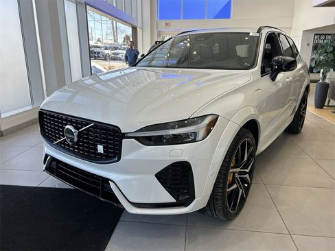 Certified 2024 Volvo XC60 T8 Polestar w/ Protection Package Premier image 4