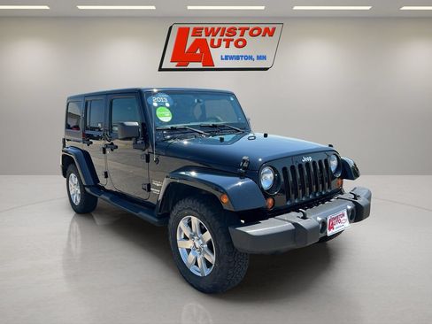 Used 2013 Jeep Wrangler Unlimited Sahara w/ Connectivity Group AWD/4WD image 14