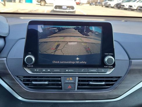 Used 2024 Nissan Altima 2.5 SV image 15