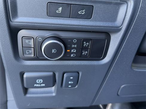 Used 2024 Ford Expedition Platinum image 31