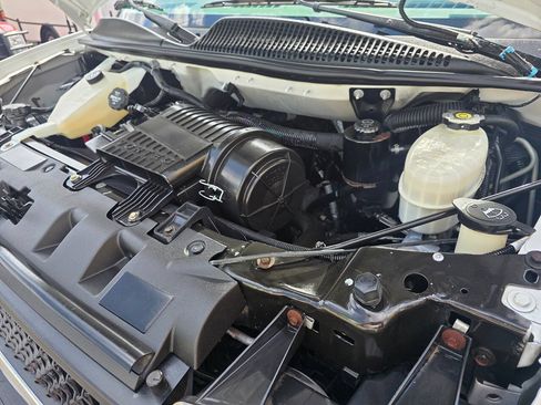 Used 2018 Chevrolet Express 3500 LT w/ LT Preferred Equipment Group RWD image 24