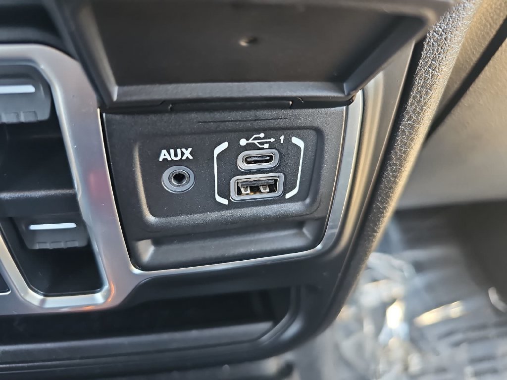 Used 2025 Jeep Gladiator Sport AWD/4WD image 24