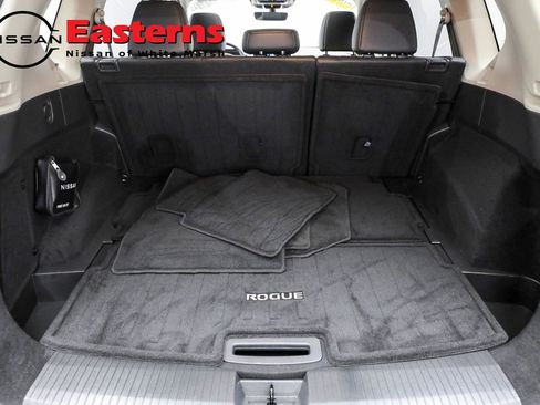 Used 2022 Nissan Rogue SL w/ SL Premium Package image 9