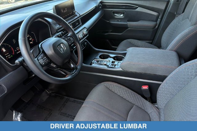 Certified 2025 Honda Pilot Sport image 12