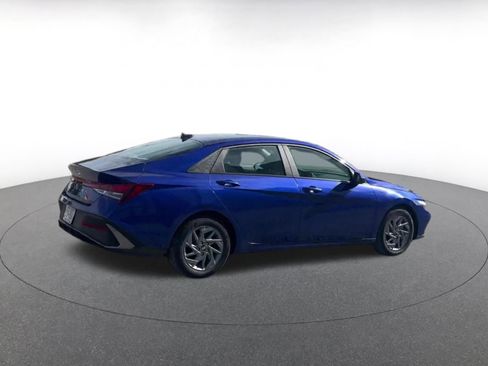 Used 2024 Hyundai Elantra SEL image 15