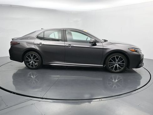 Used 2024 Toyota Camry SE FWD image 9