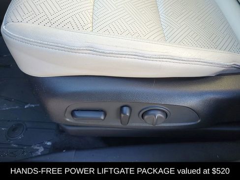 Used 2020 Buick Encore GX Essence w/ Experience Buick Package image 9