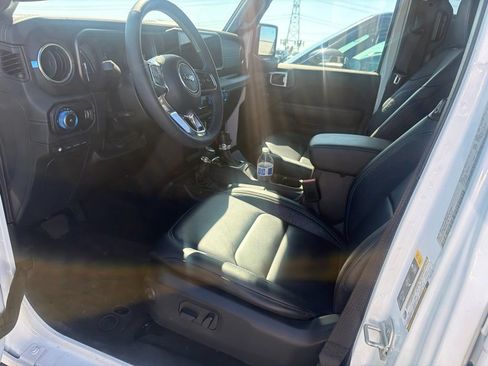 Used 2024 Jeep Wrangler High Altitude AWD/4WD image 14