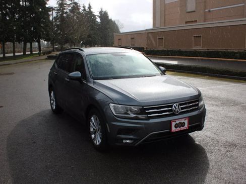 Used 2018 Volkswagen Tiguan S image 3