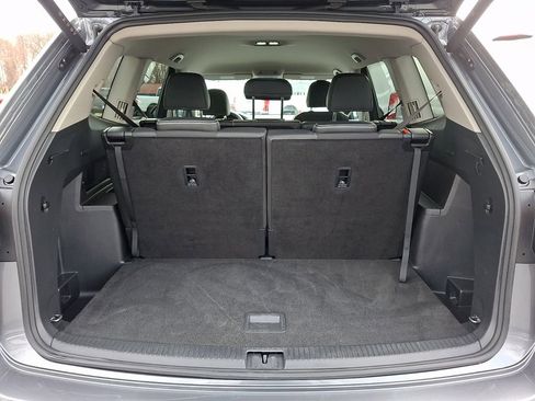 Used 2025 Volkswagen Atlas SE image 27