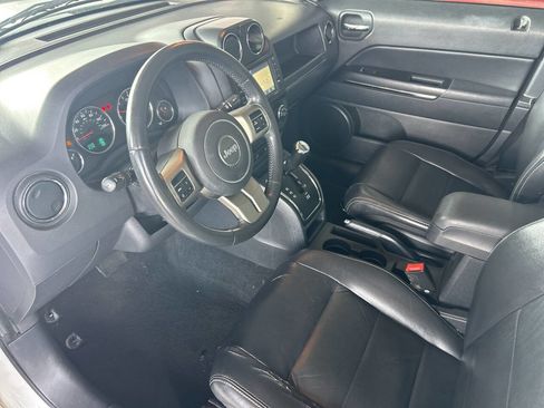 Used 2011 Jeep Patriot Latitude w/ Sun/Sound Group AWD/4WD image 7