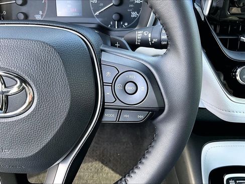 Used 2025 Toyota Corolla SE image 23