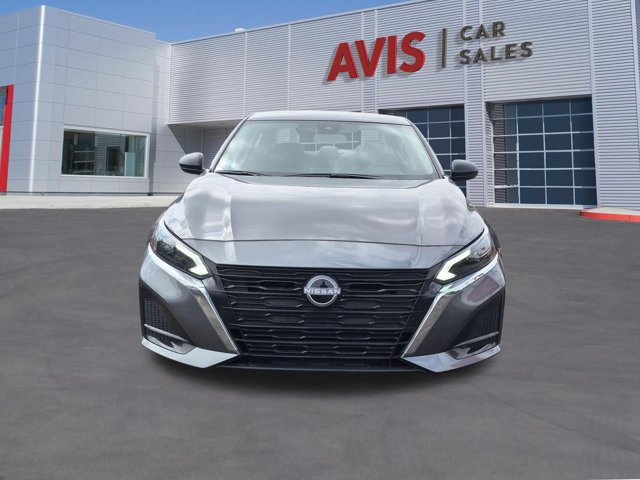 Used 2025 Nissan Altima 2.5 SV AWD/4WD image 2