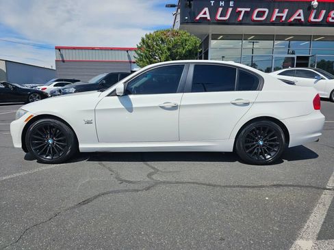 Used 2010 BMW 328i xDrive Sedan AWD/4WD image 2