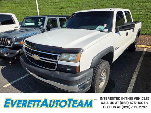 Used 2007 Chevrolet Silverado 2500 W/T w/ Heavy-Duty Power Package AWD/4WD image 1