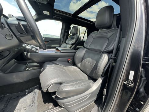 Used 2022 Lincoln Navigator L Reserve AWD/4WD image 21