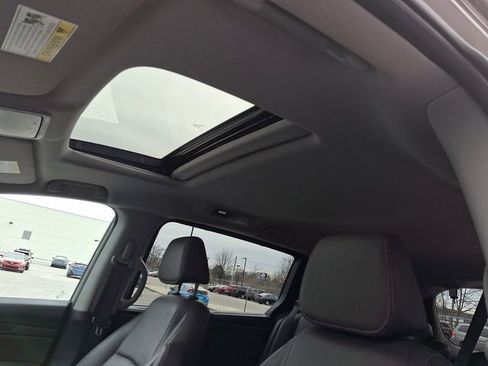 Used 2023 Honda Odyssey EX-L image 16