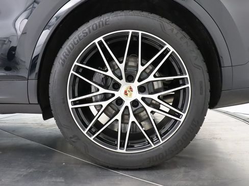 Used 2024 Porsche Cayenne Coupe w/ Premium Package Plus AWD/4WD image 49