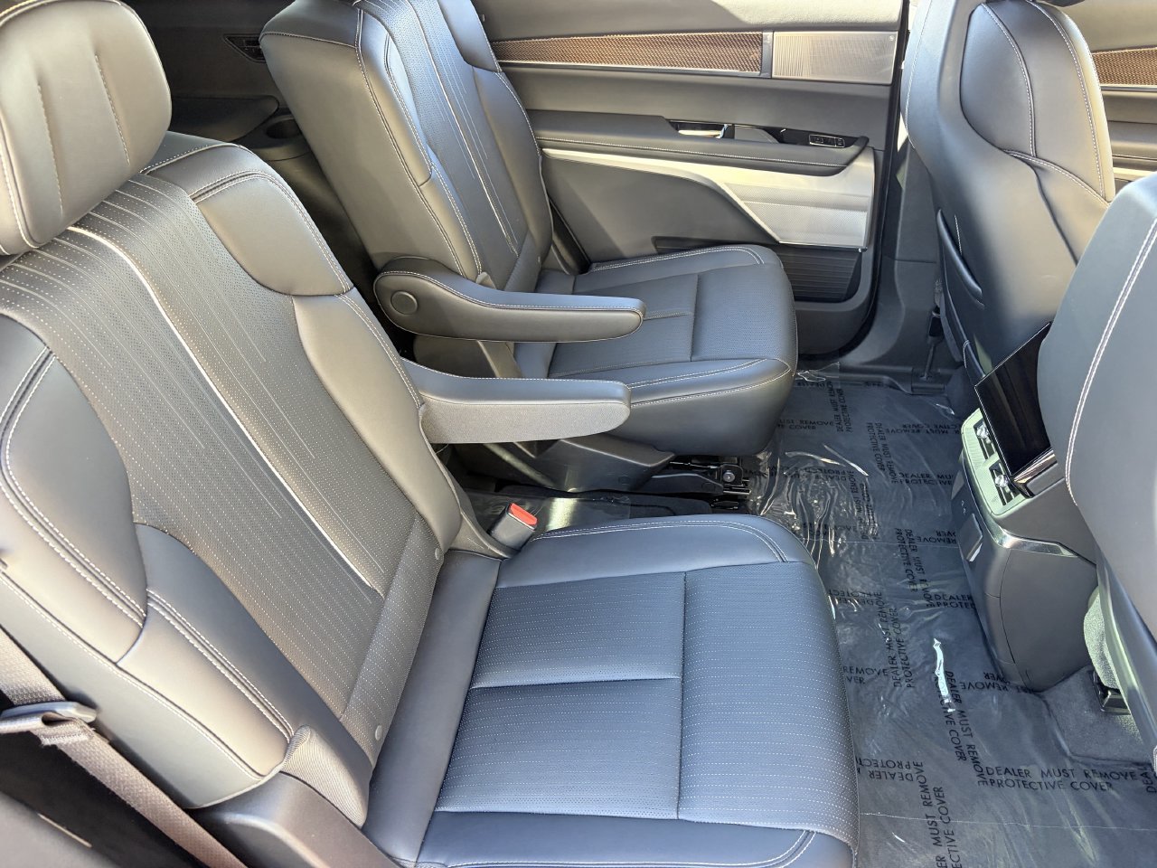Certified 2026 Cadillac Vistiq Luxury AWD/4WD image 13