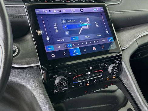 Used 2022 Jeep Grand Cherokee Limited RWD image 14
