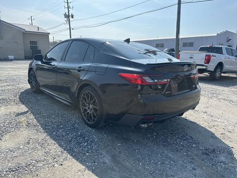 Used 2025 Toyota Camry SE image 3