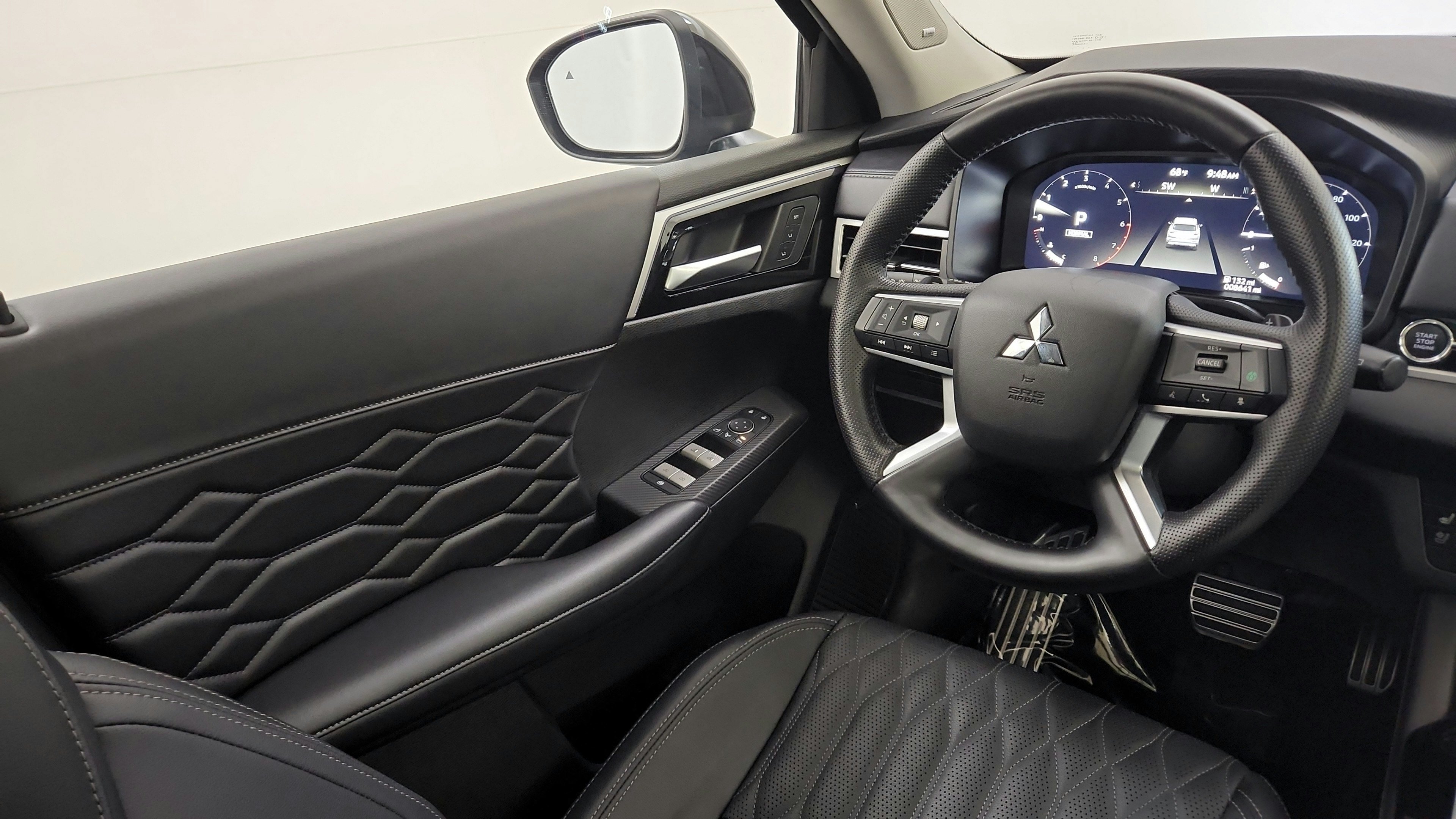 Used 2025 Mitsubishi Outlander AWD image 25