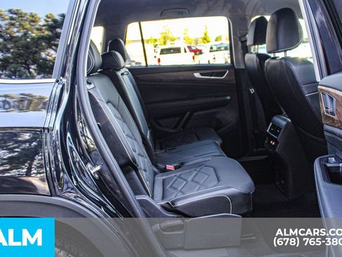 Used 2025 Volkswagen Atlas SE FWD image 20