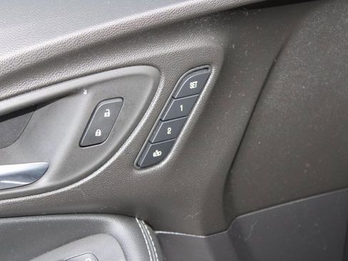 Used 2022 Buick Encore GX Essence w/ Experience Buick Package image 21