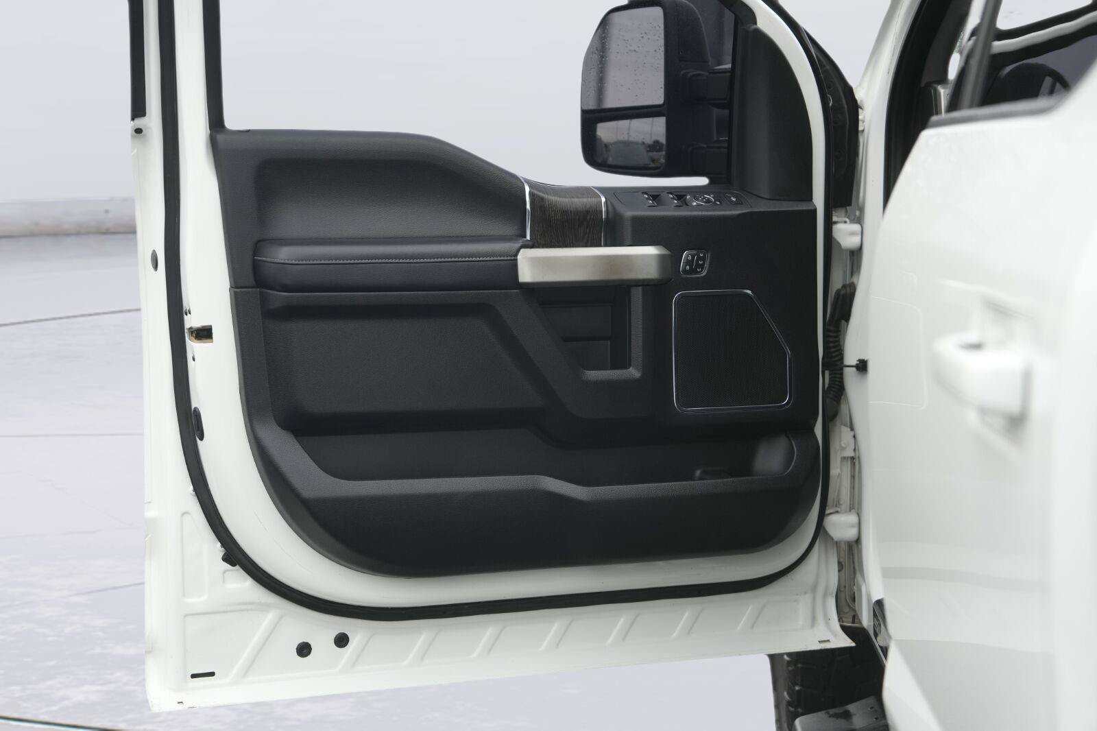 Used 2021 Ford F250 Lariat AWD/4WD image 31