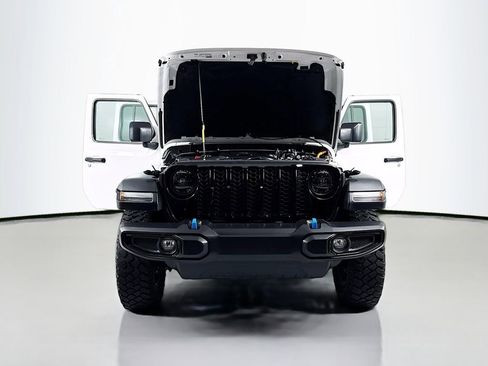 Used 2023 Jeep Wrangler Unlimited w/ Cold Weather Group AWD/4WD image 24