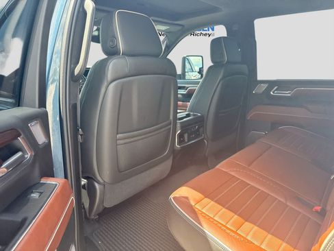 Used 2024 GMC Sierra 3500 Denali Ultimate AWD/4WD image 25