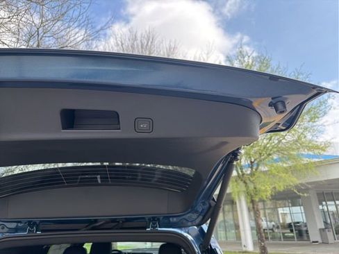 New 2026 Chevrolet Traverse High Country image 13