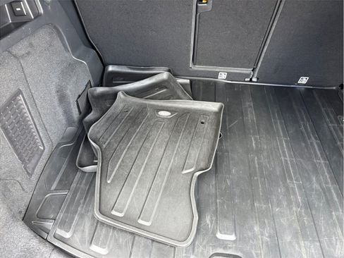 Used 2020 Land Rover Discovery Sport SE AWD/4WD image 50