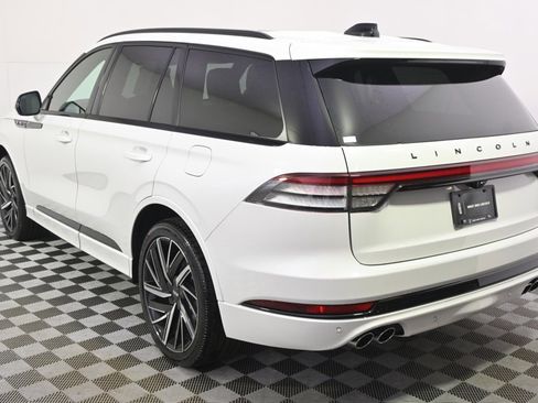 New 2026 Lincoln Aviator Black Label w/ Jet Appearance Package image 3