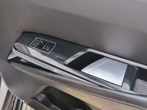 Certified 2025 Cadillac Escalade ESV Sport Platinum AWD/4WD image 30