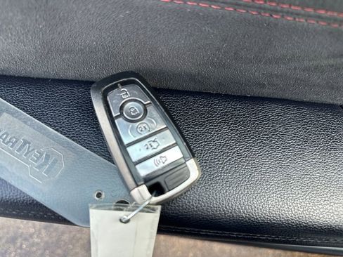 Used 2018 Ford Explorer XLT w/ Equipment Group 202A image 16