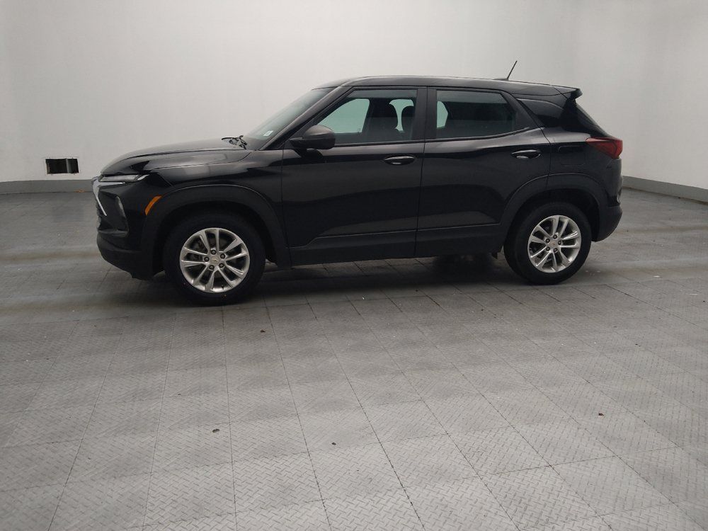 Used 2025 Chevrolet TrailBlazer LS FWD image 2