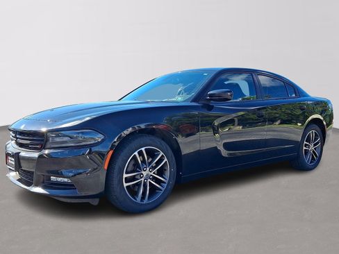 Used 2019 Dodge Charger SXT AWD/4WD image 3