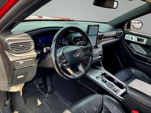 Used 2020 Ford Explorer Platinum w/ Premium Technology Package AWD/4WD image 19