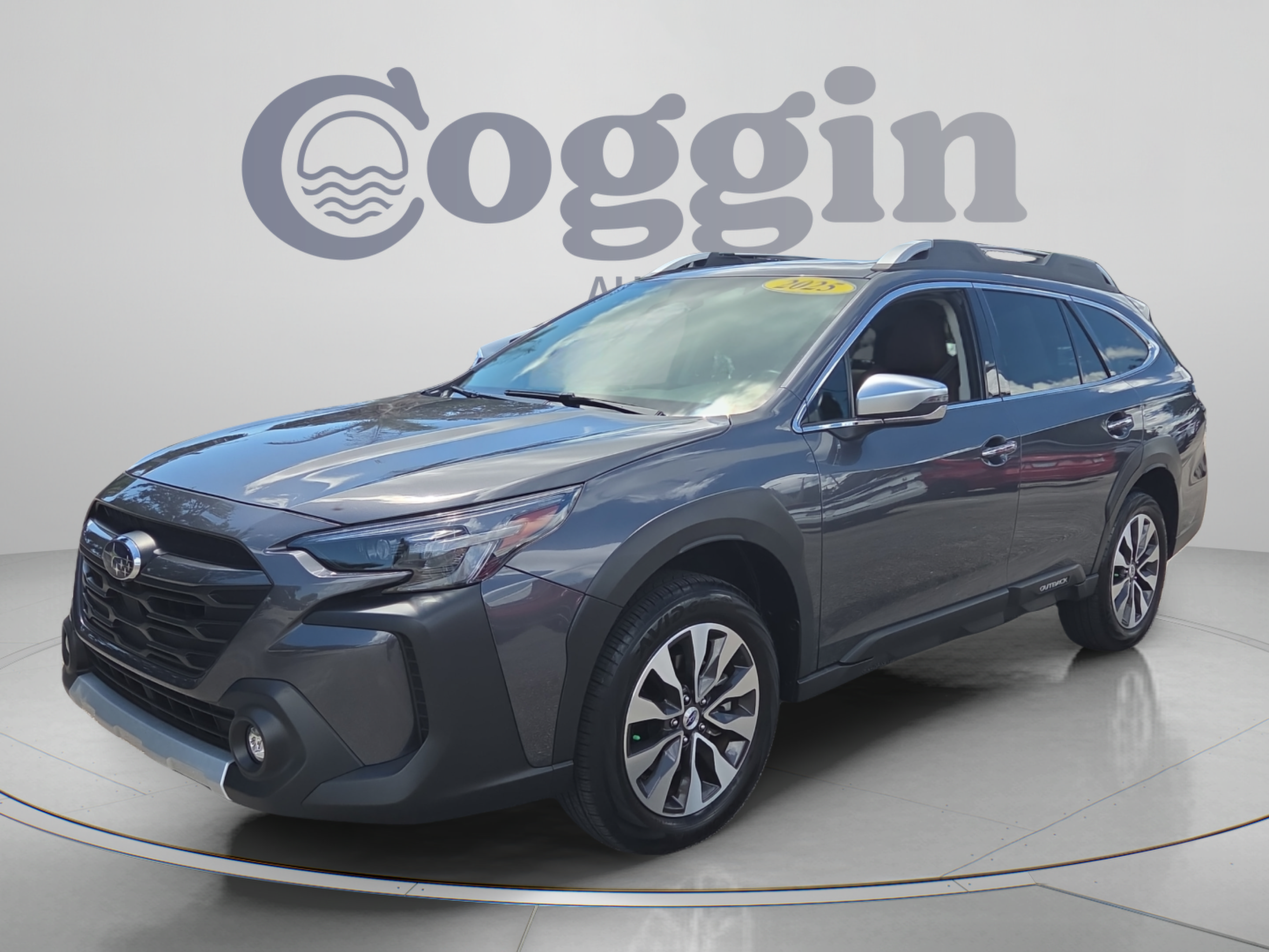 Used 2025 Subaru Outback Touring AWD/4WD image 1