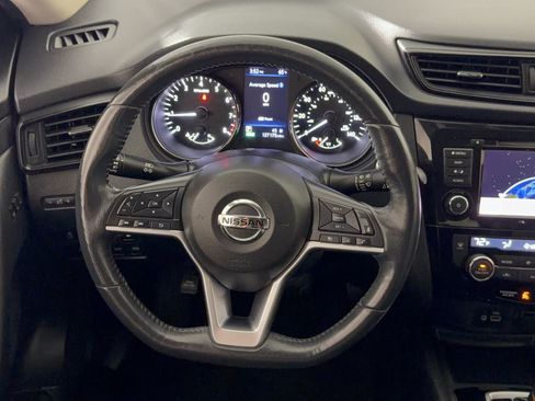 Used 2018 Nissan Rogue SV w/ Premium Package AWD/4WD image 10