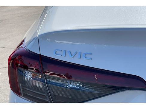 Certified 2025 Honda Civic Sport image 17