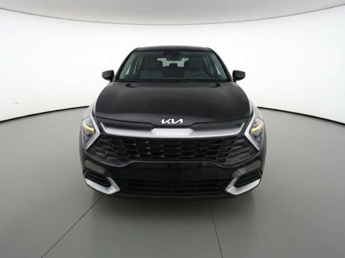 Used 2025 Kia Sportage LX FWD image 2