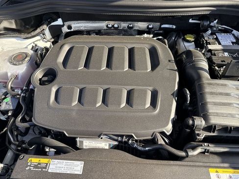 New 2026 Volkswagen Tiguan SE R-Line AWD/4WD image 17
