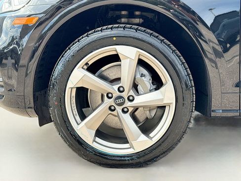 Used 2020 Audi Q5 2.0T Titanium Premium Plus w/ Premium Plus Package image 43