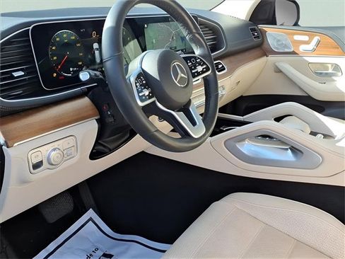 Used 2022 Mercedes-Benz GLS 450 4MATIC image 8