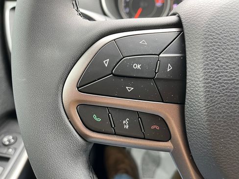 Used 2020 Jeep Cherokee Latitude Plus image 14