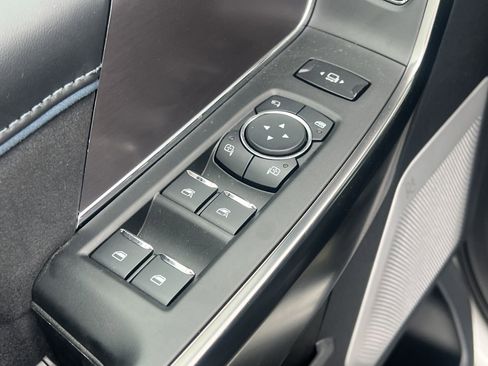 New 2026 Ford F250 Platinum AWD/4WD image 19