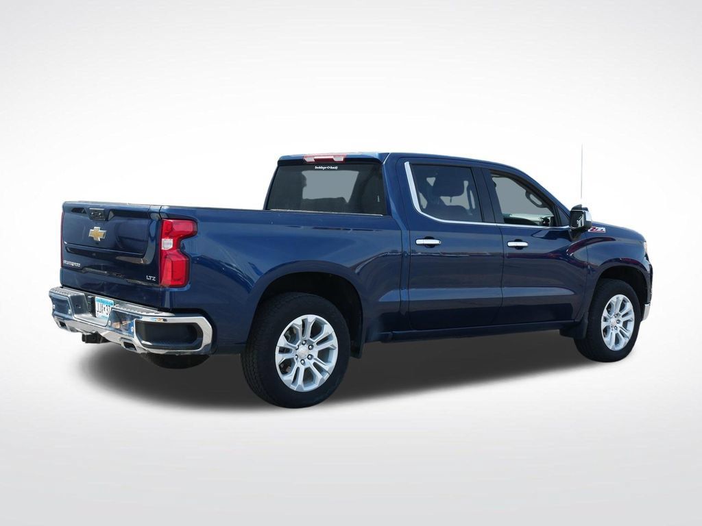 Used 2023 Chevrolet Silverado 1500 LTZ AWD/4WD image 3