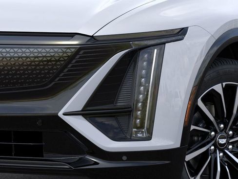 New 2026 Cadillac Lyriq Sport AWD/4WD image 10